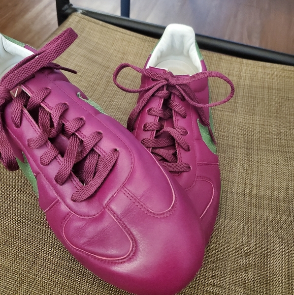 Women Nike Sneakers - Picture 7 of 7